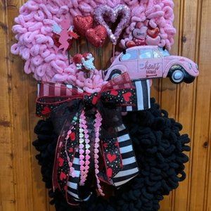 VALENTINE DOUBLE LOOPY YARN Heart Wreath